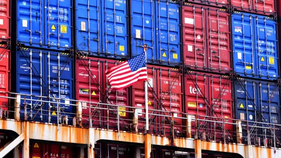 Tarifas comerciais: Brasil busca respostas à ofensiva dos EUA